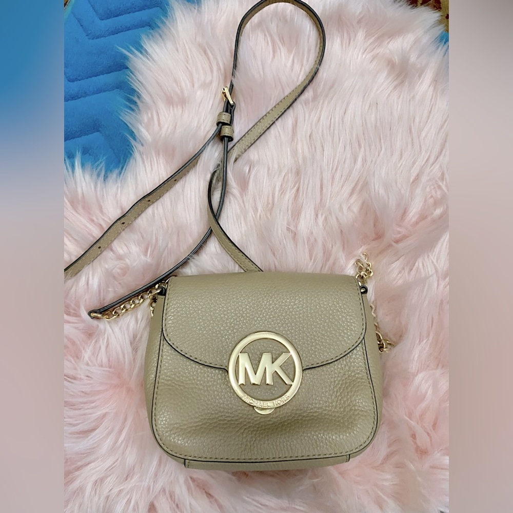 Michael Kors crossbody purse